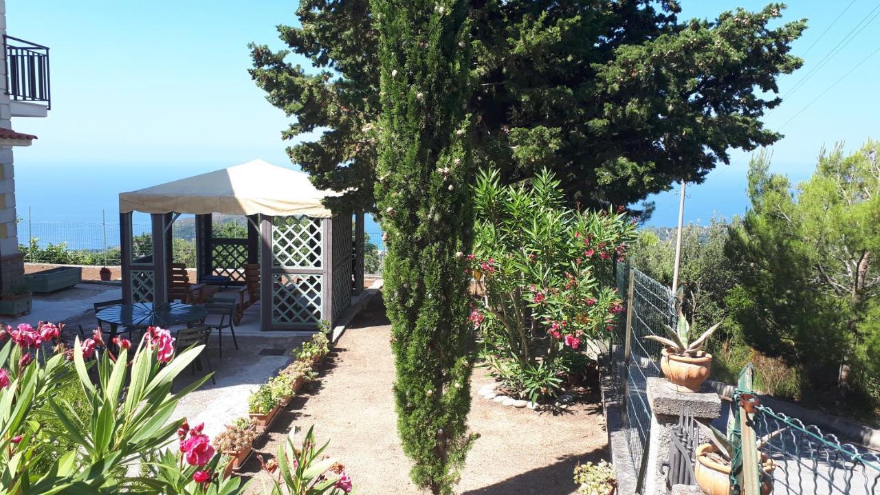 Le Pigne casa vacanze. Pollica Esterno foto