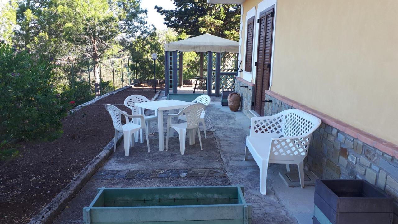 Le Pigne casa vacanze. Pollica Esterno foto