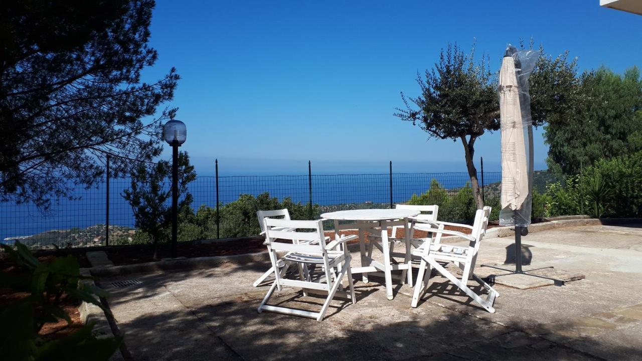 Le Pigne casa vacanze. Pollica Esterno foto