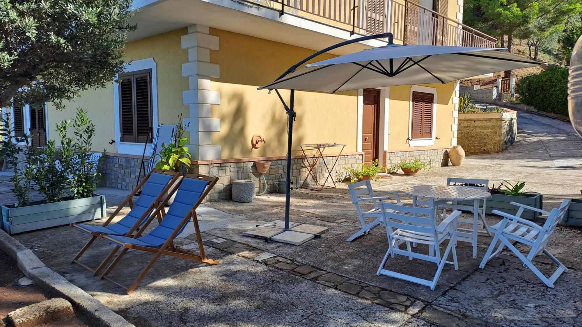 Le Pigne casa vacanze. Pollica Esterno foto